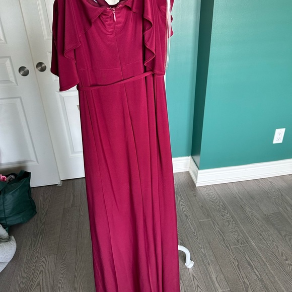 Le Chateau Spaghetti strap with flutter sleeve high/low dress - Picture 2 of 2